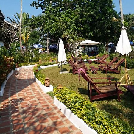 Royal Peacock Boutique Hotel Луанґпхабанґ Екстер'єр фото